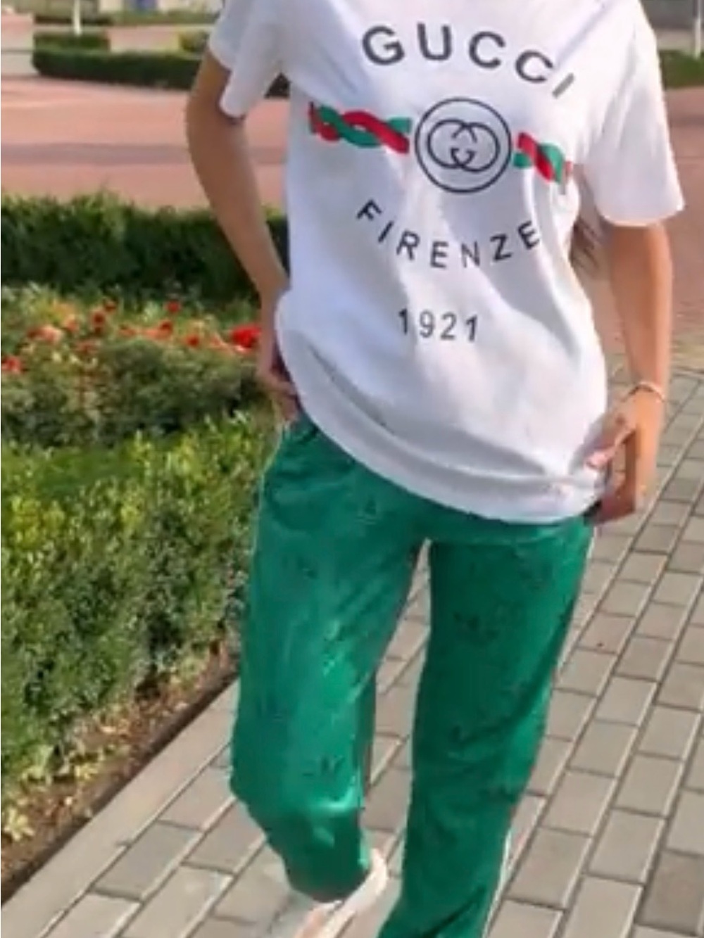 Green Logo-Print Track Pants and a Matching Tshirt Set size S - Picture 5 of 16